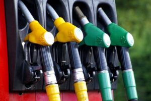 Baisse des prix du carburant : supercarburant à 920 FCFA, gasoil à 680 FCFA