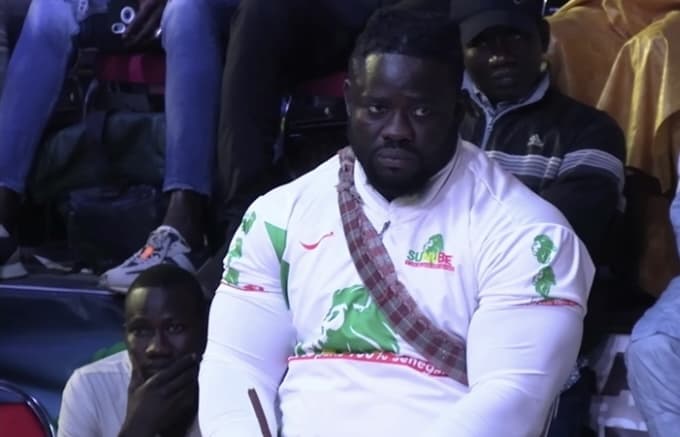 Lutte : licence conditionnée pour Eumeu Sène en raison de son âge