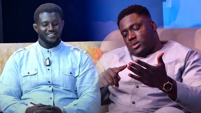 Avril, le mois des Rois: La loi des fils de Double Less