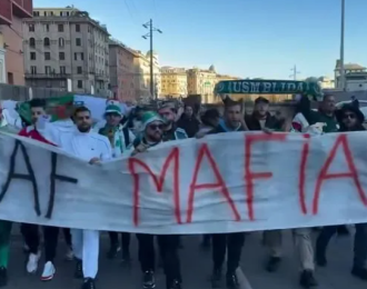 “CAF MAFIA” : des supporters algériens protestent en plein match amical