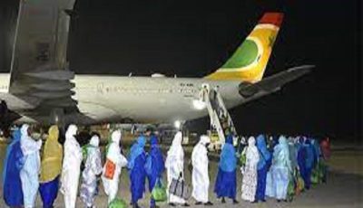Pèlerinage 2025 : retards et vols annulés perturbent Air Sénégal